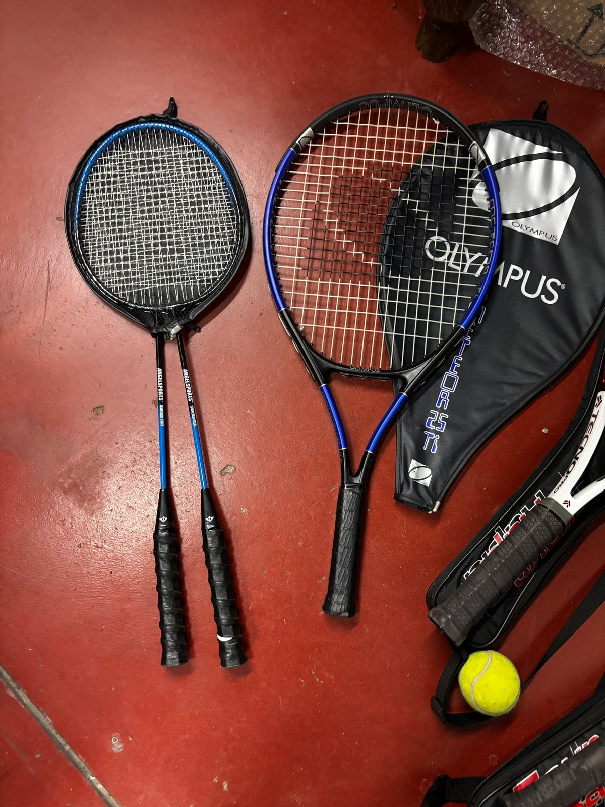 Lot de raquettes de tennis et badminton, Enlèvement, Comme neuf