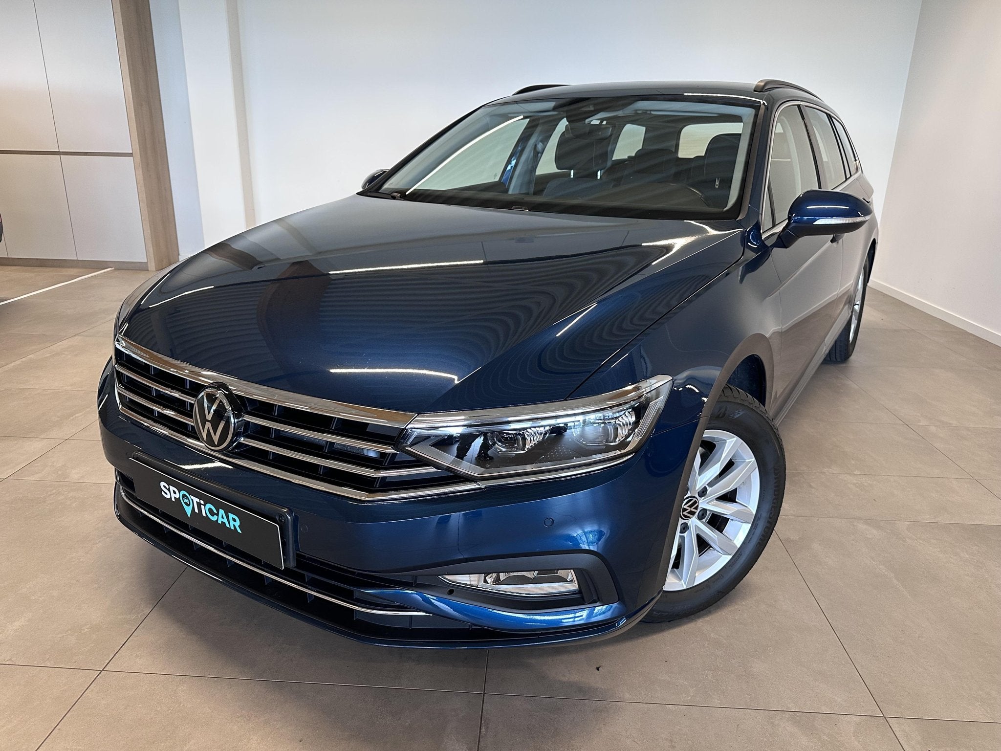 Volkswagen Passat 1.5 TSI DSG Elegance 150, Auto's, Automaat, Blauw, Bedrijf, Break