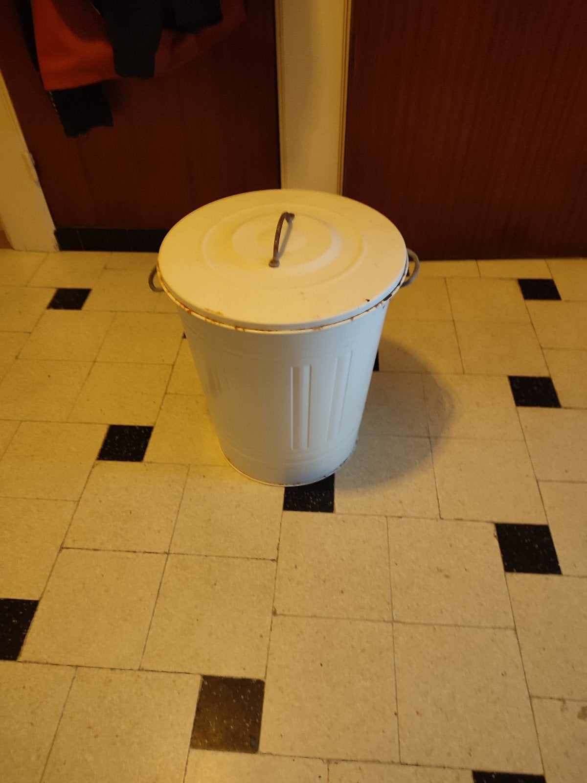 Poubelle en métal, Utilisé, Métal, Moins de 50 cm
