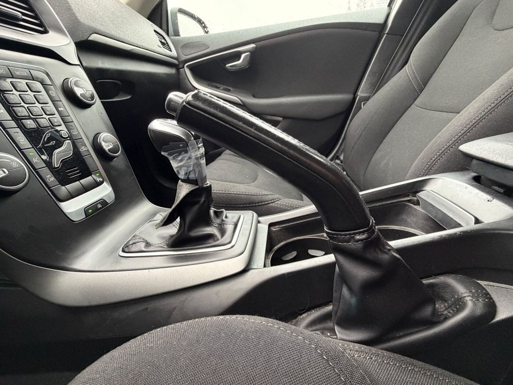 Volvo V40 ( Stock ID 14382) — 18