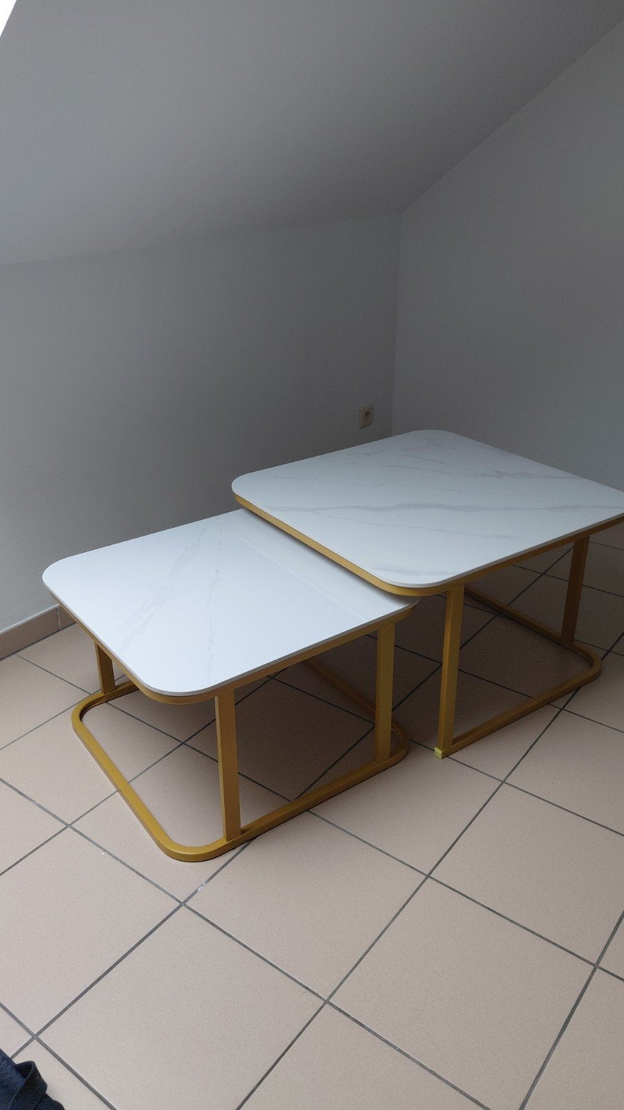Tables gigognes design effet marbre blanc / métal doré, Enlèvement
