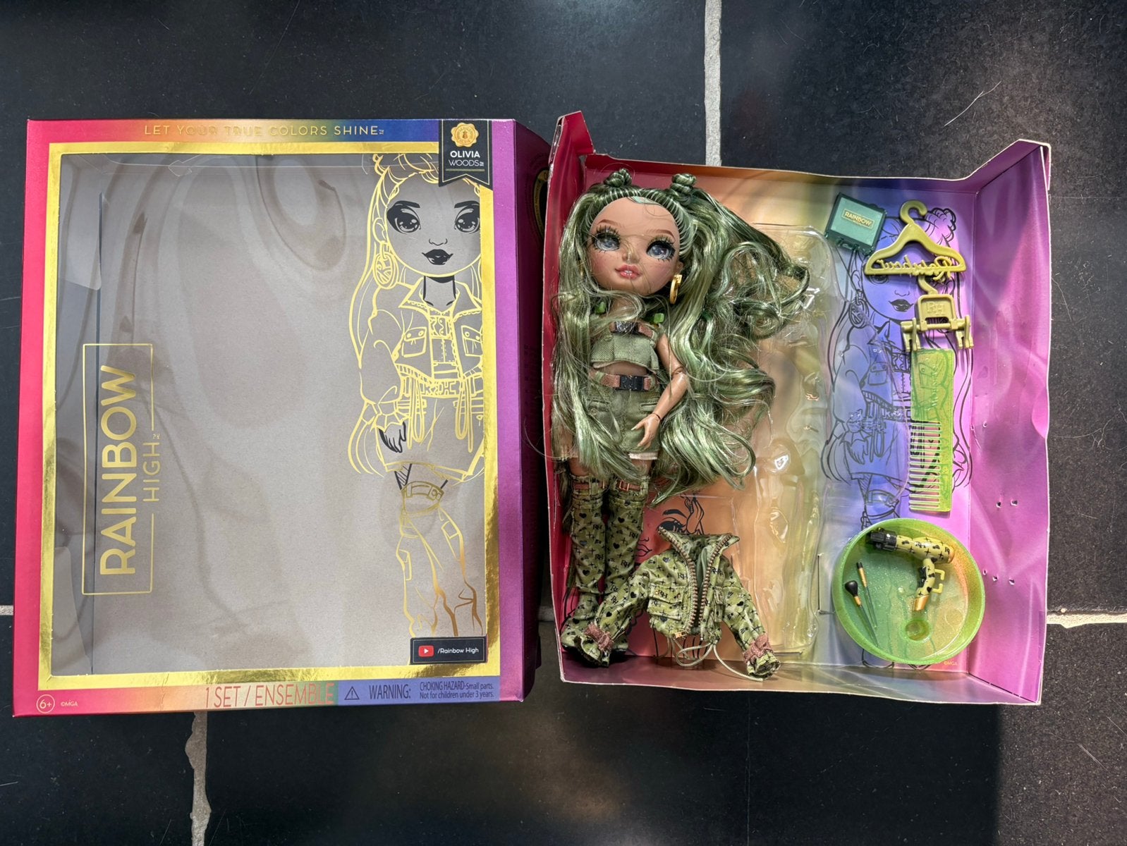 Poupée de mode Rainbow High S23 Olivia Woods verte, Enlèvement ou Envoi, Comme neuf, Poupée