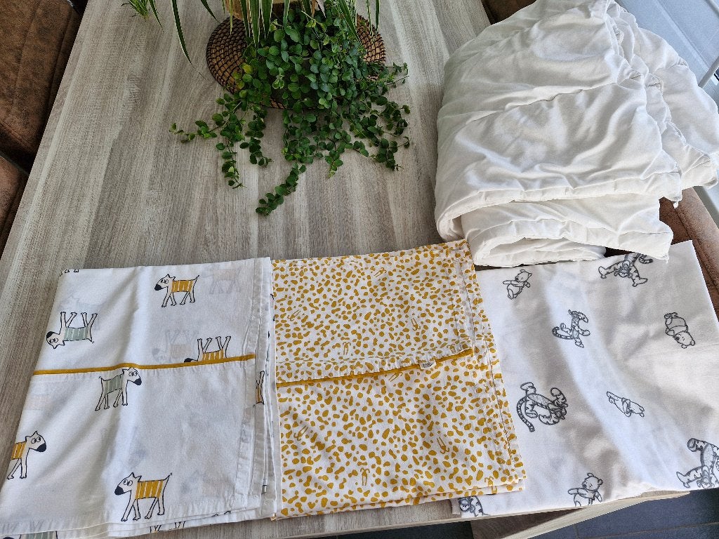Lakens babybed, Ophalen, Zo goed als nieuw, Babybedje, Beddengoedset