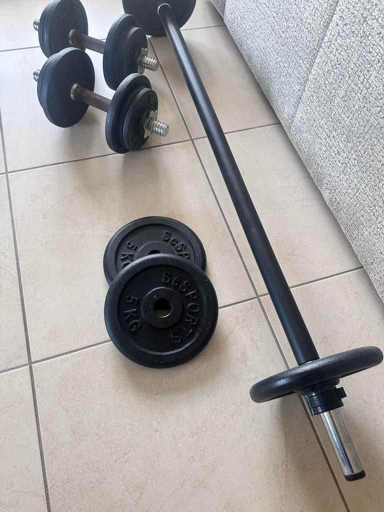 2 halters met elks 2x 2kg + 4x 1kg / 1 grote bar met 4x 5kg, Ophalen, Gebruikt