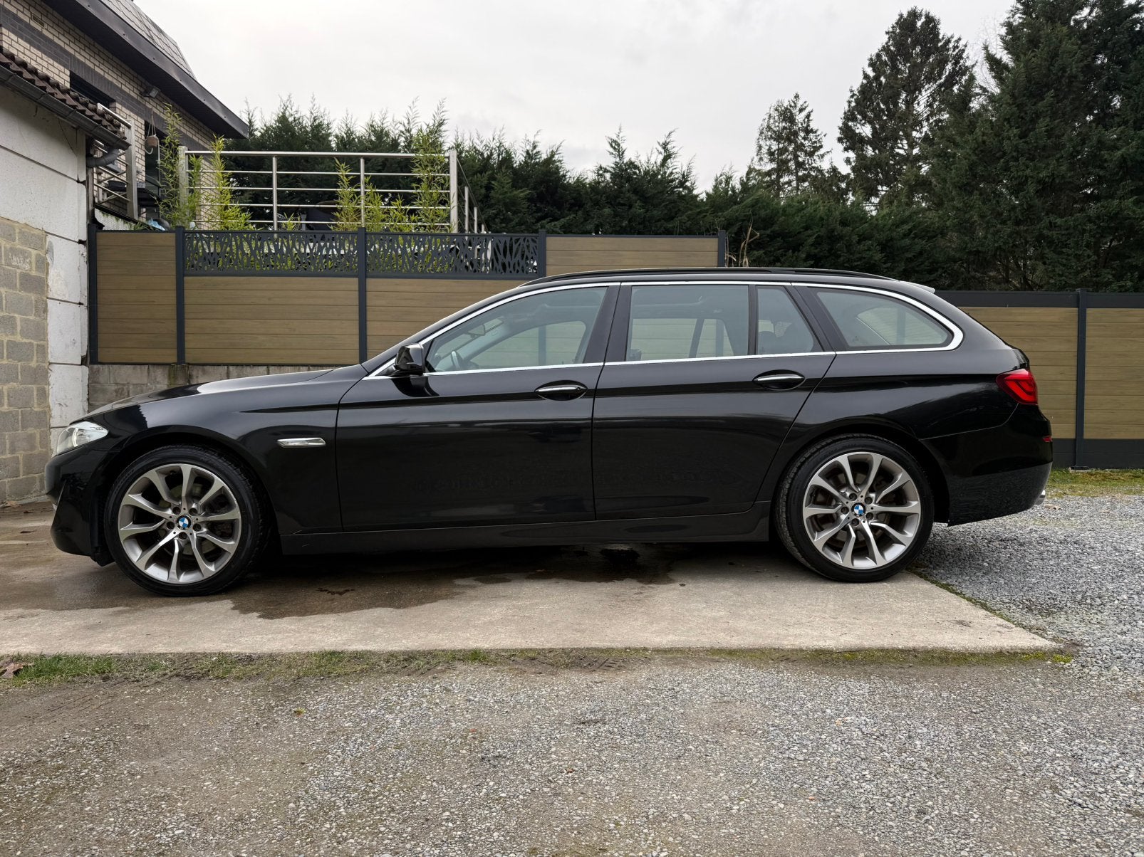 ✅Bmw🔥520d Break F11🔥Cuir chft, Toit Pano, Coffre elect👌, Cuir, 135 kW, Entreprise, Carnet d'entretien
