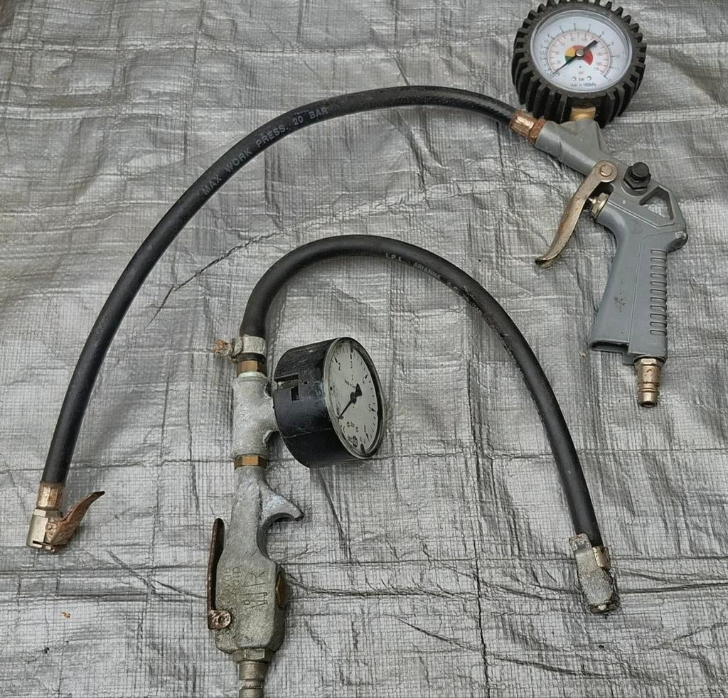 2 pistolets à air avec manomètre pour gonfler les pneus, Enlèvement ou Envoi