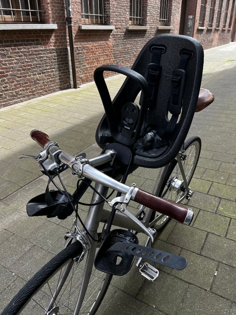 Thule Yepp fietsstoel vooraan zwart, Vélos & Vélomoteurs, Accessoires vélo | Sièges de vélo, Siège avant, Yepp (Thule), Repose-pieds