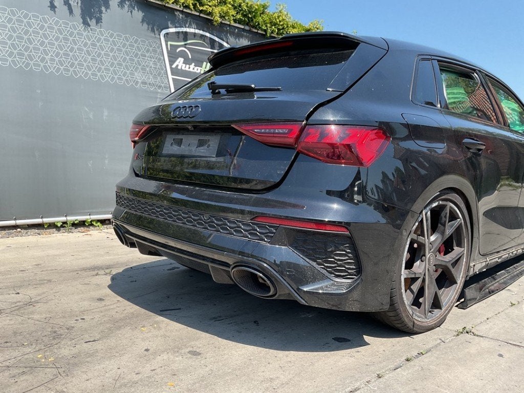 PARE-CHOCS ARRIÈRE Audi RS 3 Sportback (8YA) (01-2021/-), Auto-Union-Straße  1,
85057  Ingolstadt, DE, Arrière, Pare-chocs, Info@audi.de