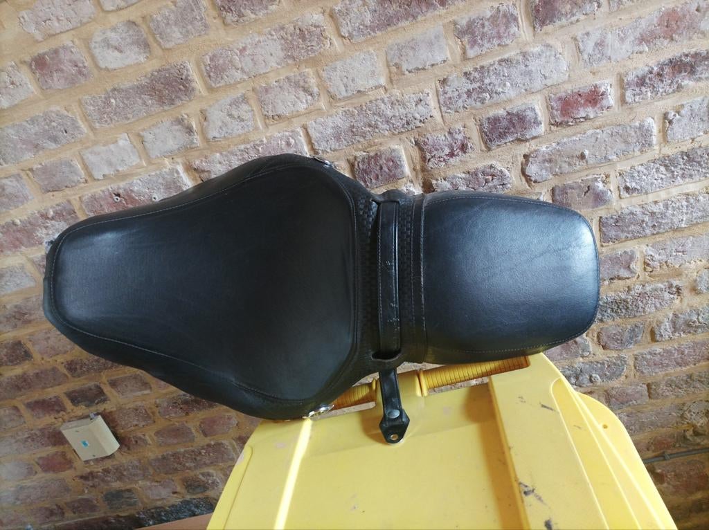 Zadel Harley Davidson Road king 2001 orgineel, Motoren, Ophalen