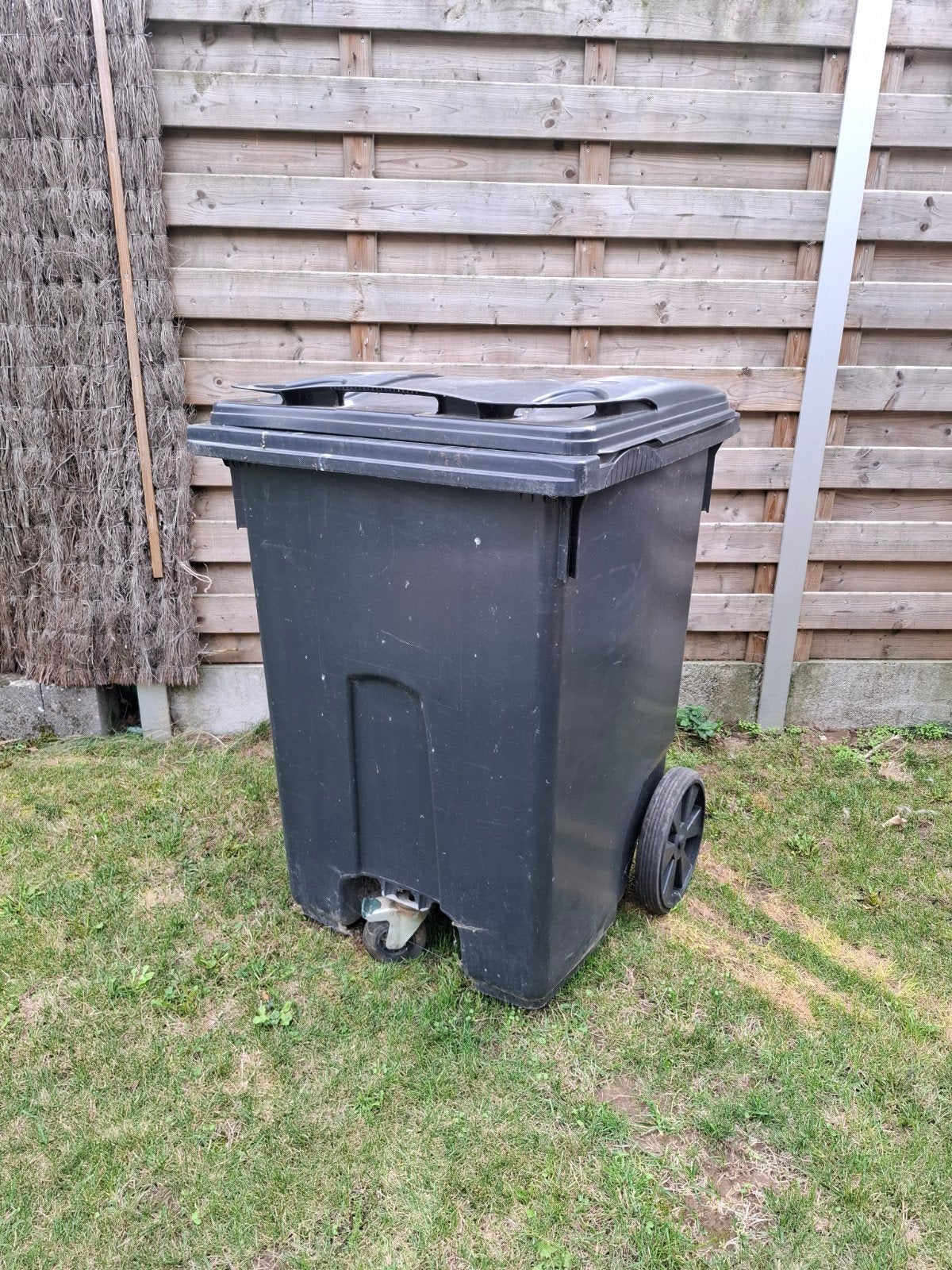 poubelle de haute qualité sur 3 roues, Maison & Meubles, Accessoires pour la Maison | Poubelles, Enlèvement