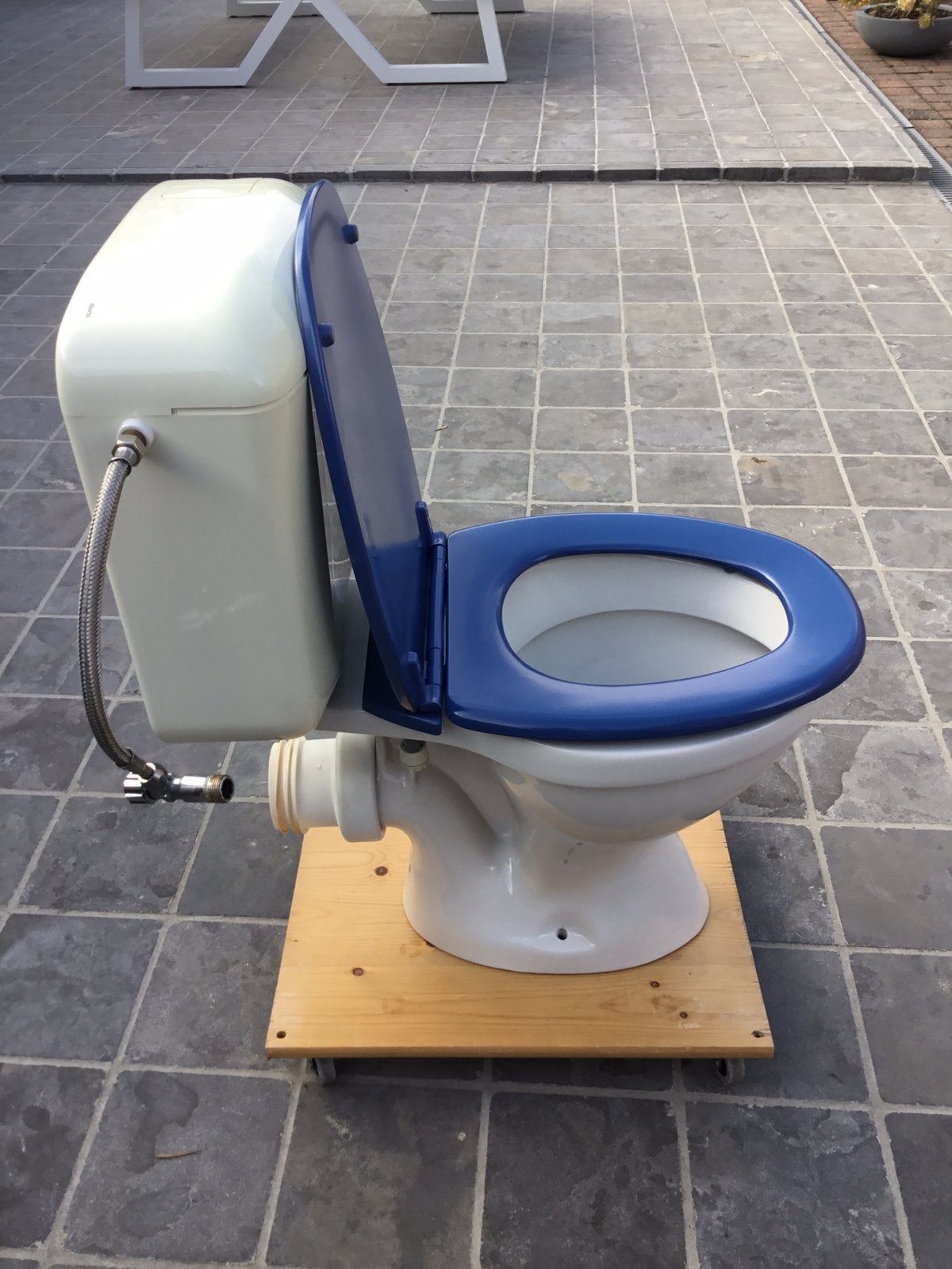 Proper keramisch toilet, Enlèvement, Toilettes