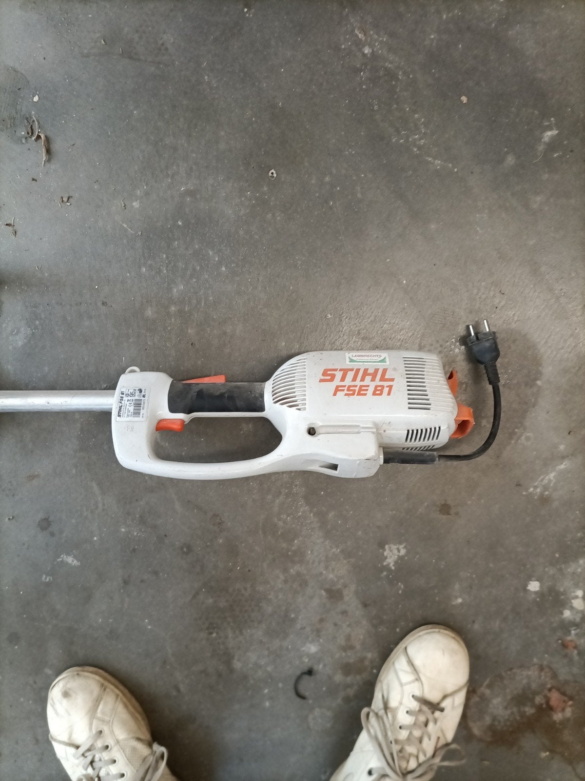 Stihl FSE81, Ophalen