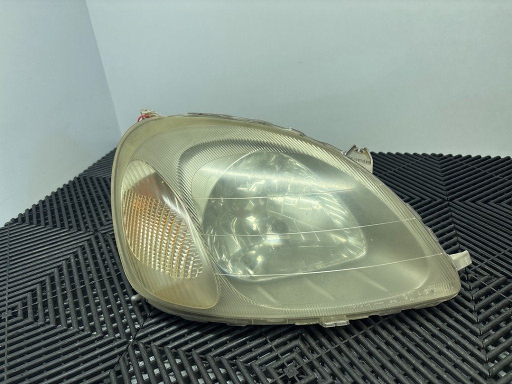PHARE / OPTIQUE AVANT DROIT Yaris (P1) (|8111052020|), Kundenbetreuung@toyota.de, Toyota, Utilisé, Toyota-Allee 2
50858  Köln, DE