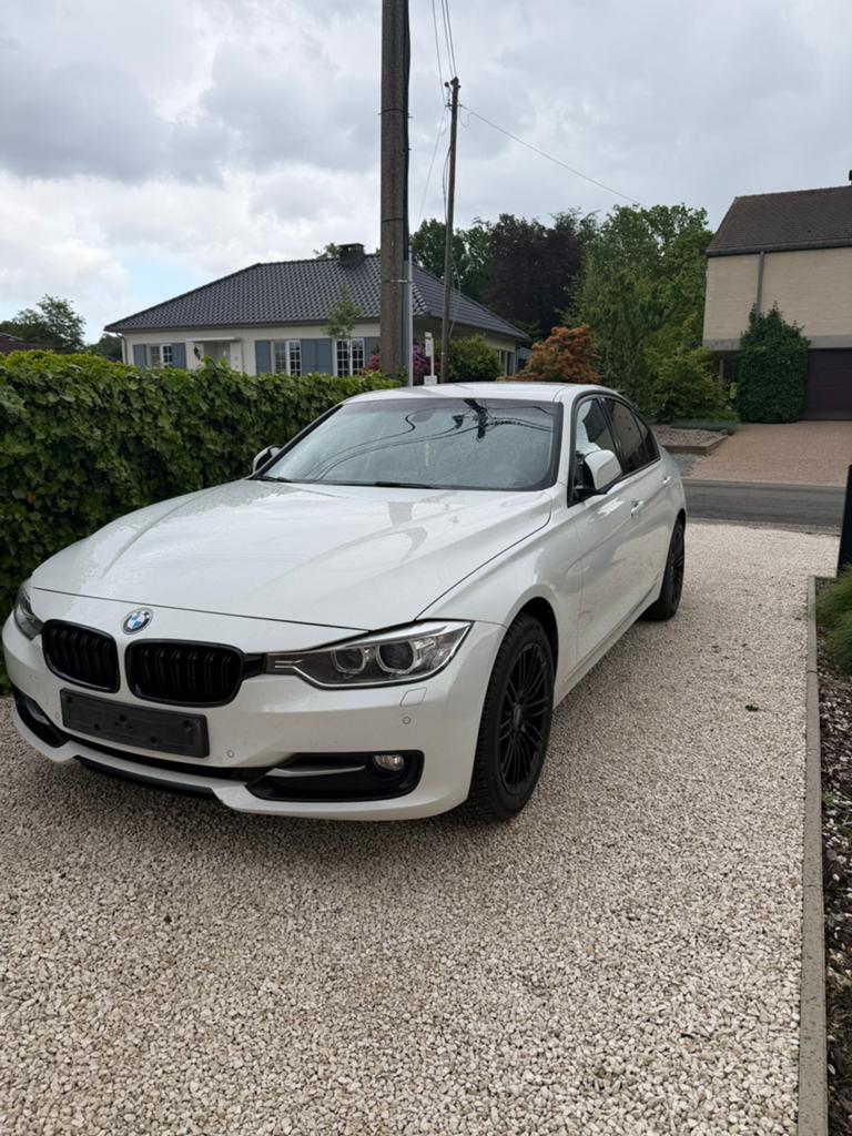BMW 320 D AUTOMATIC, HOMOLOGUÉE POUR LA VENTE, Autos, BMW, Particulier, Série 3, Diesel, Berline, 5 portes, Automatique, Blanc