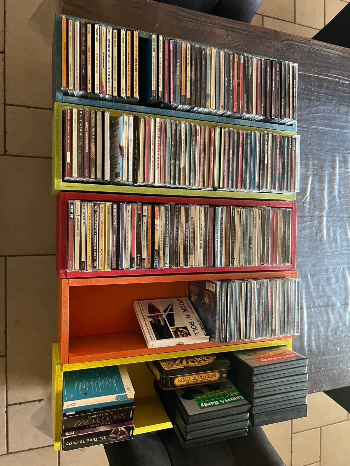 Te koop lot cd’s meer dan  150 stuks met bakken gratis, Enlèvement, Comme neuf