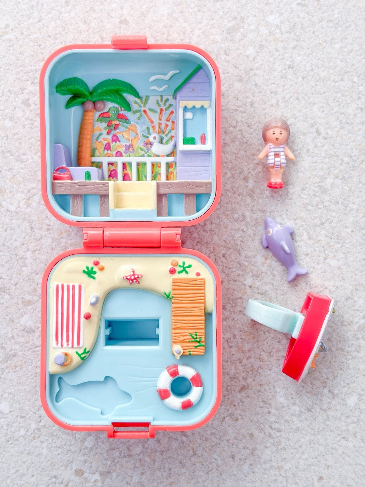 Polly Pocket Lulu and her speedboat 1991 - compleet, Verzamelen, Poppetjes en Figuurtjes, Verzenden, Gebruikt