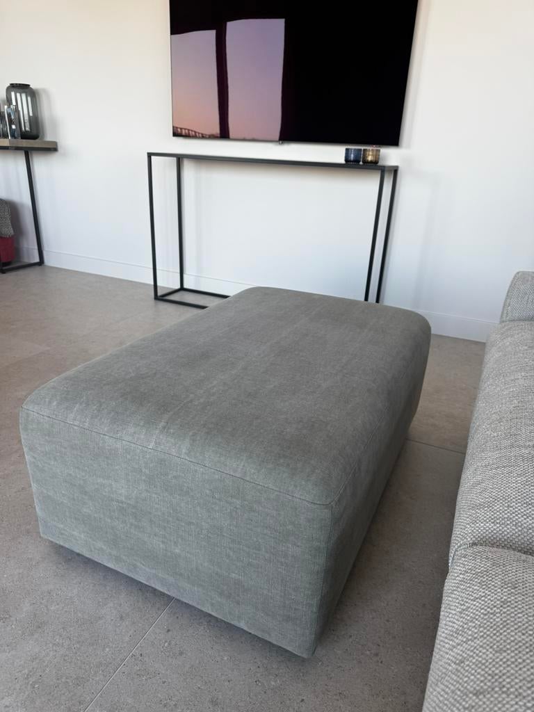 Beige/groengrijze poef (+|-95 cm op +/-62cm +/-39cm hoogte, Huis en Inrichting, Zetels | Voetbanken en poefs, Ophalen, Zo goed als nieuw