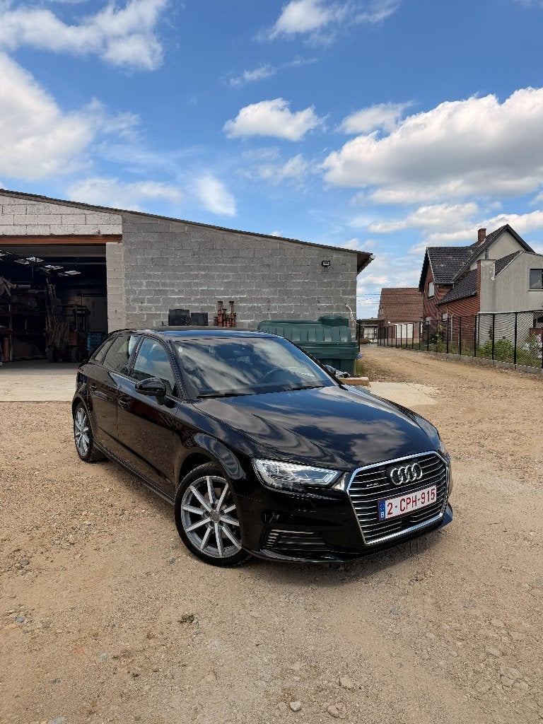 Audi A3 40 tfsi etron, Auto's, Audi, Leder en Stof, Zwart, 5 deurs, 150 kW