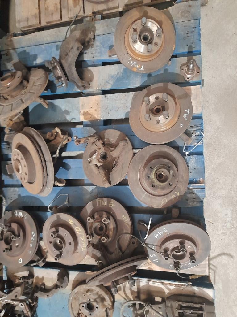 Moyeux de roues pour  RENAULT  TWINGO 1 CLIO 2 et CLIO 3, Enlèvement ou Envoi, Utilisé, Renault