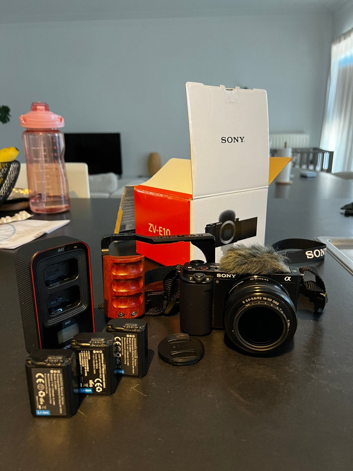 Sony ZV-E10 + accessoires, Audio, Tv en Foto, Professionele apparaten, Ophalen, Zo goed als nieuw