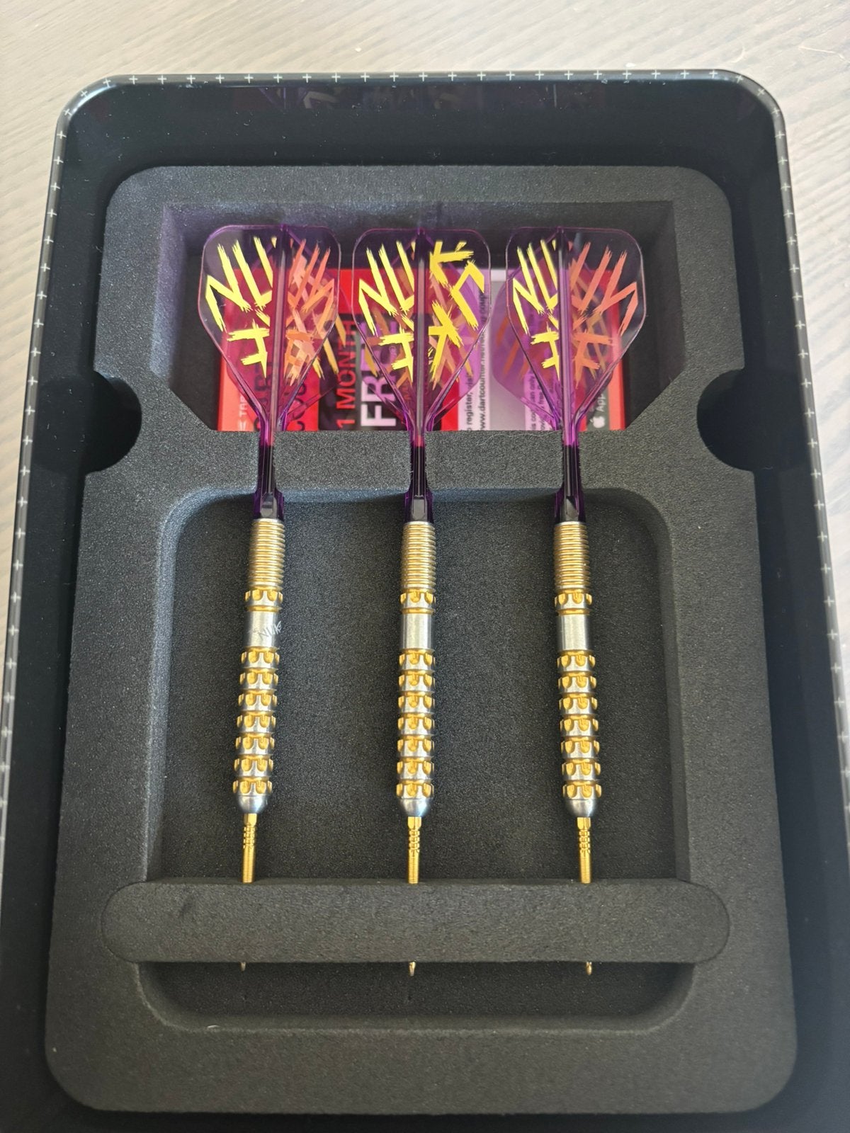 LUKE LITTLER GEN 1 PRODIGY DARTS ( NIEUW ), Sport en Fitness, Darts, Ophalen of Verzenden, Zo goed als nieuw, Pijlen