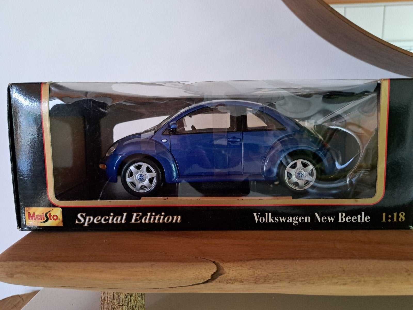 MAISTO Volkswagen New Beetle, Hobby & Loisirs créatifs, Voitures miniatures | 1:24, Enlèvement ou Envoi, Maisto