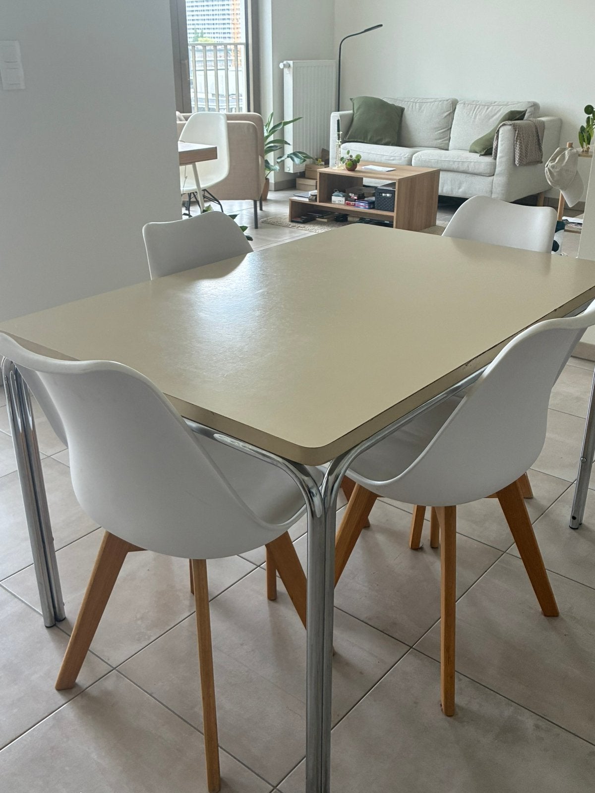 Table with chairs, Maison & Meubles, Tables | Tables à manger, Enlèvement, Utilisé, Quatre personnes, Rectangulaire
