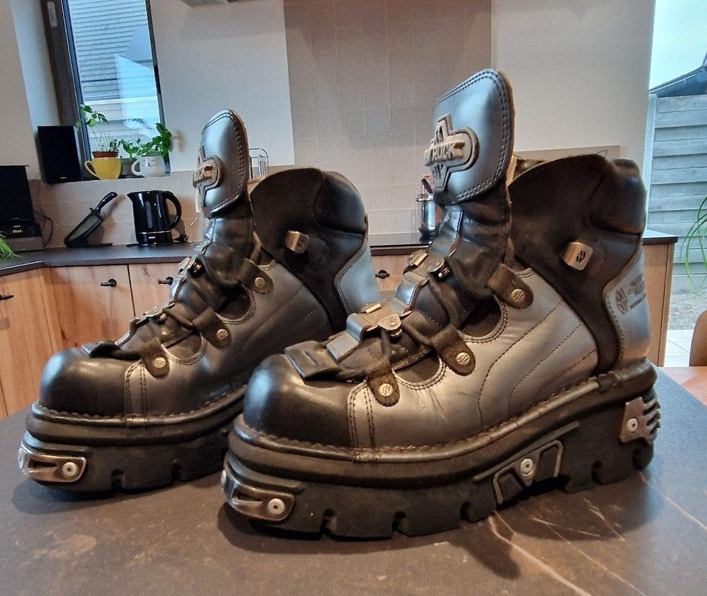 Schoenen New Rock, Enlèvement, Porté