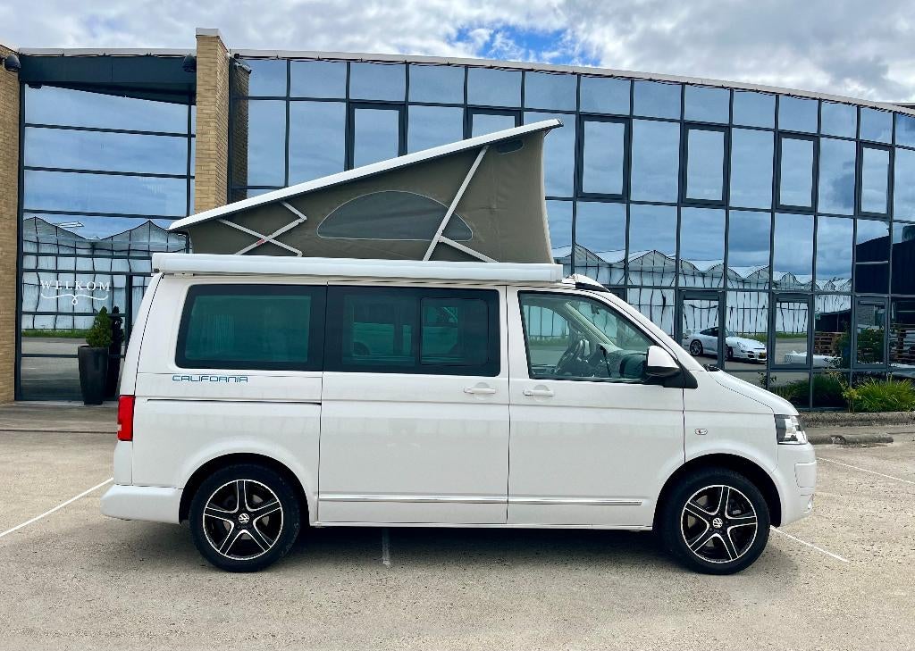 Volkswagen T5 California Comfortline DSG 145k nieuwe motor, Auto's, Volkswagen, Automaat, Euro 5, Wit, Parkeersensor