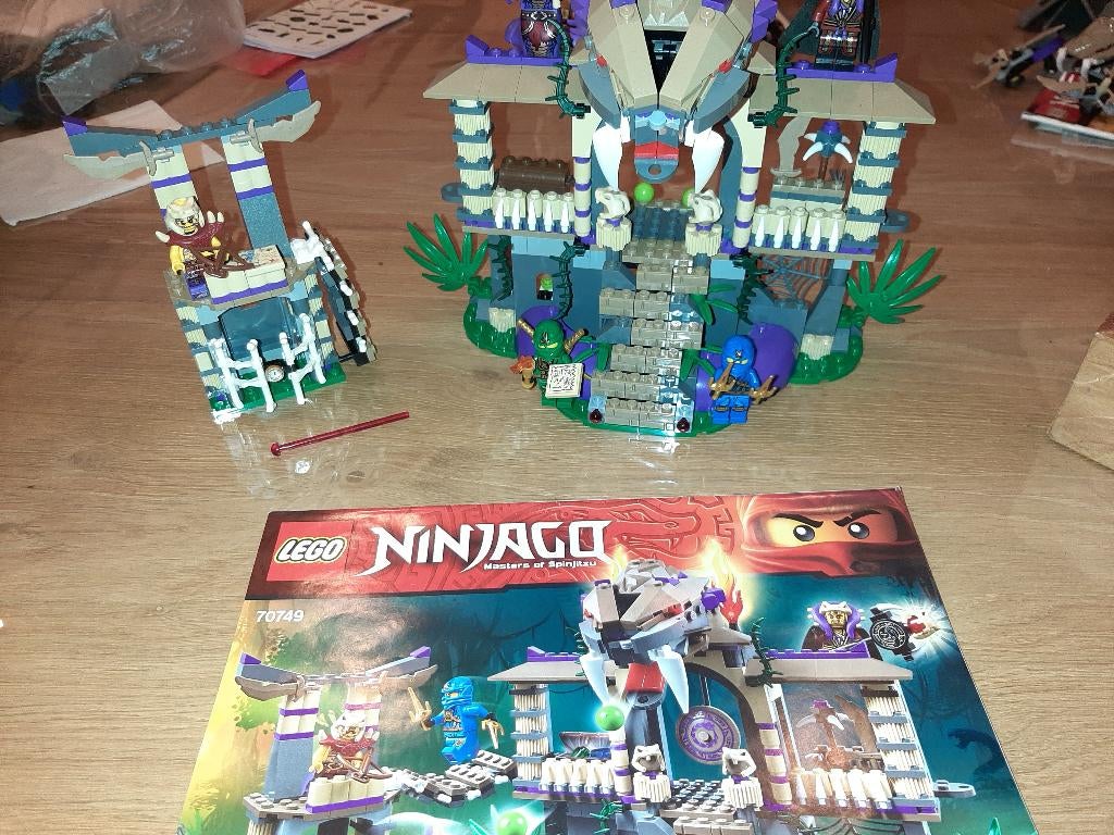 Lego Ninjago set 70749 Enter the Serpent + doos, Kinderen en Baby's, Speelgoed | Duplo en Lego, Zo goed als nieuw, Lego, Complete set