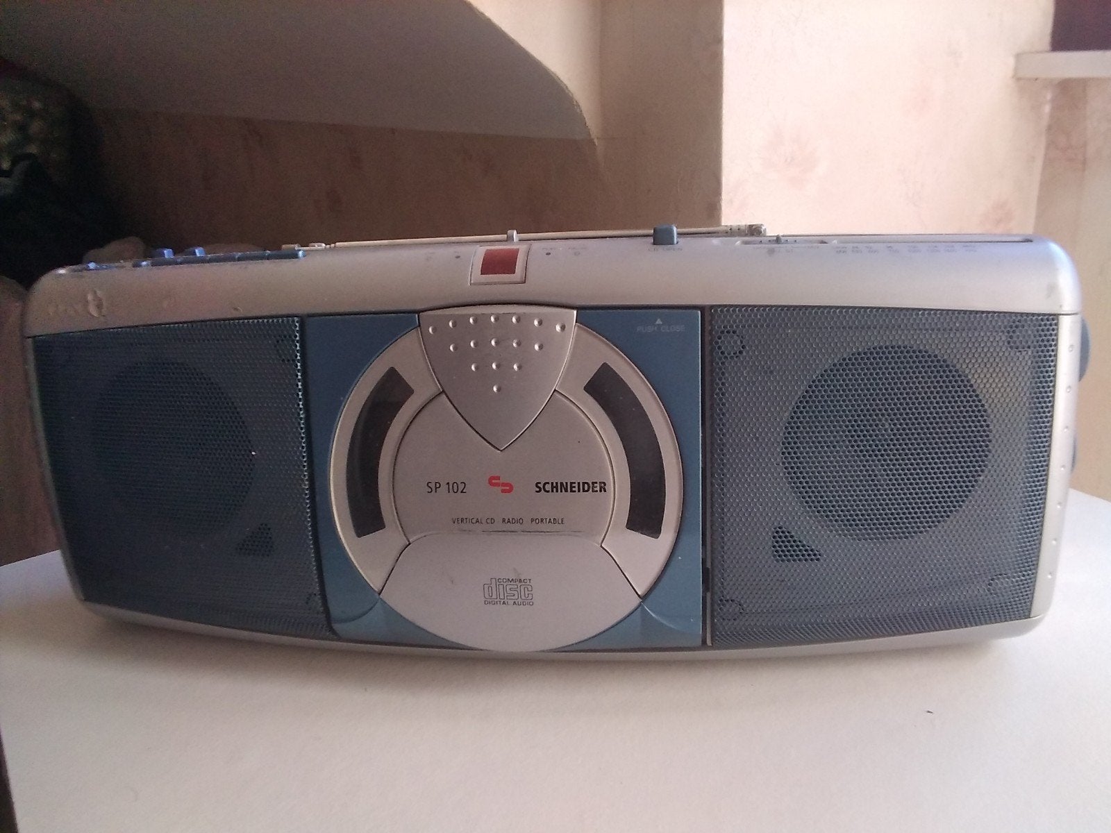 RADIO CD SPELER SCHNEIDER SP 102, Ophalen, Radio