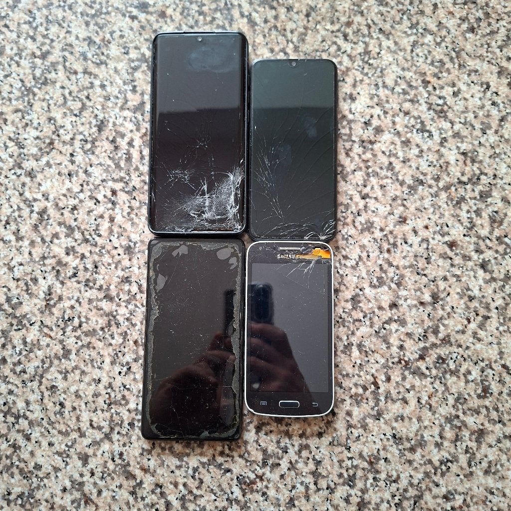 Lot de vieux téléphones GSM à réparer, Enlèvement ou Envoi, Ne fonctionne pas, Classique ou Candybar, Sans abonnement