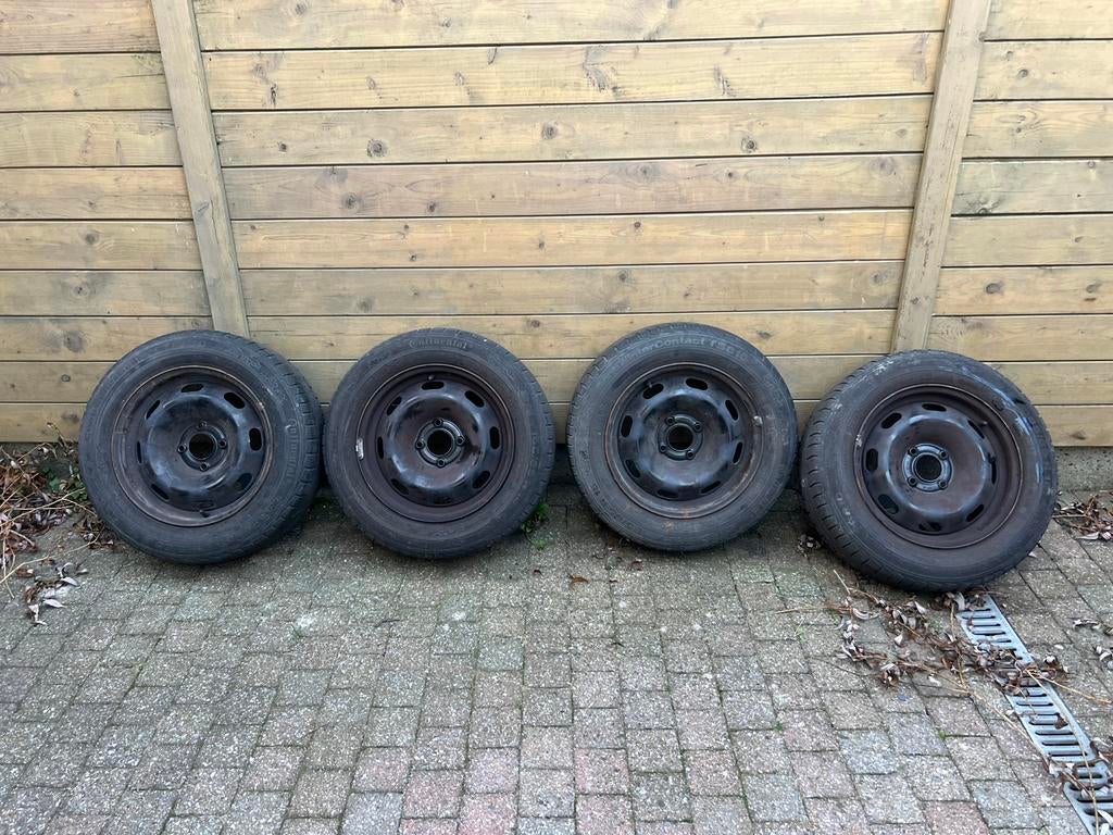 Pneus d'hiver Continental 185 65 r15, Autos : Pièces & Accessoires, 15 pouces, Pneus hiver, Véhicule de tourisme, 185 mm