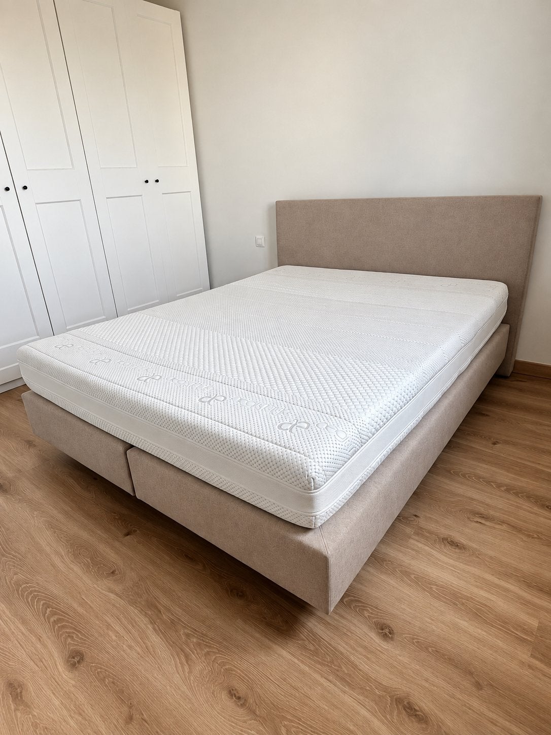 Matras nieuwstaat 160x200cm Belgisch merk, Huis en Inrichting, Ophalen, Zo goed als nieuw
