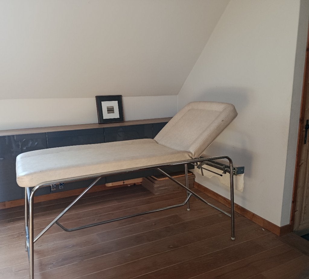 Behandeltafel vintage, Sport en Fitness, Massageproducten, Ophalen, Zo goed als nieuw, Massagetafel