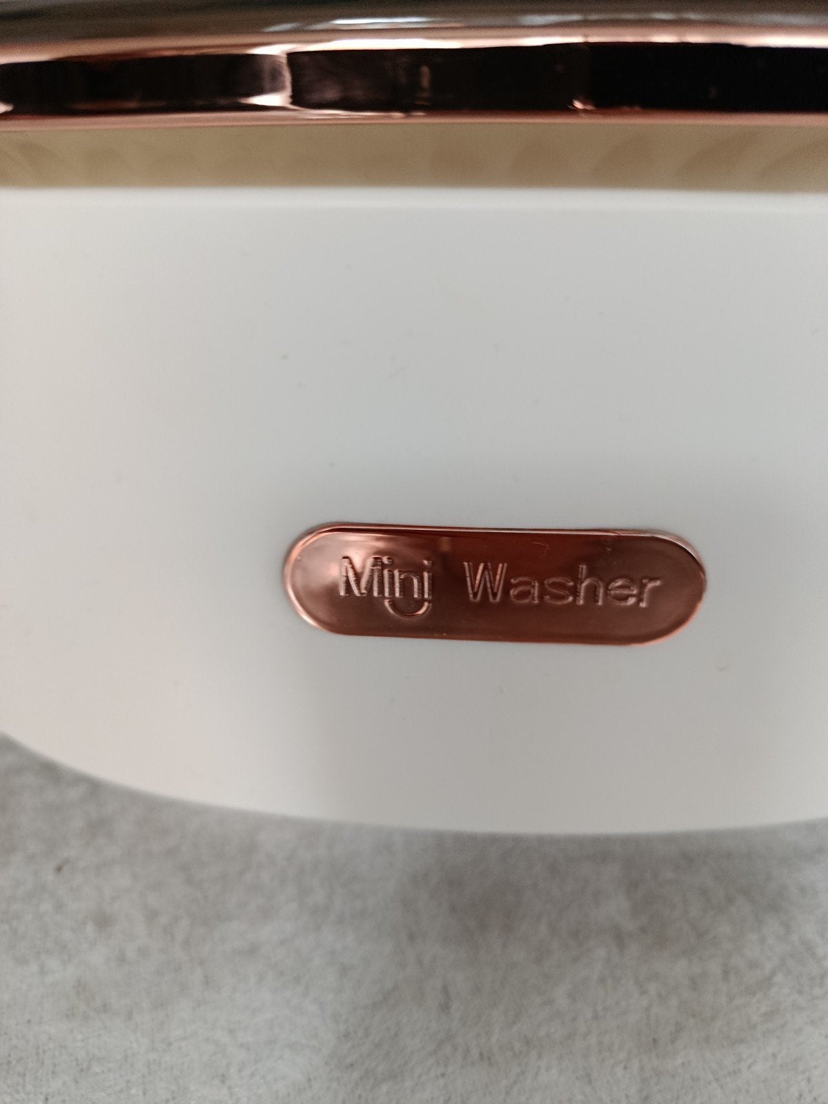 Nieuwe mini-wasmachine voor op de camping, Ophalen
