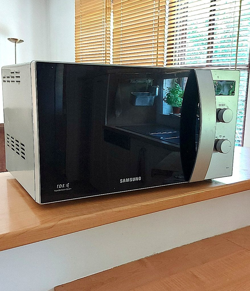 micro ondes samsung, Electroménager, Micro-ondes, Enlèvement, Utilisé, 45 à 60 cm, À Poser