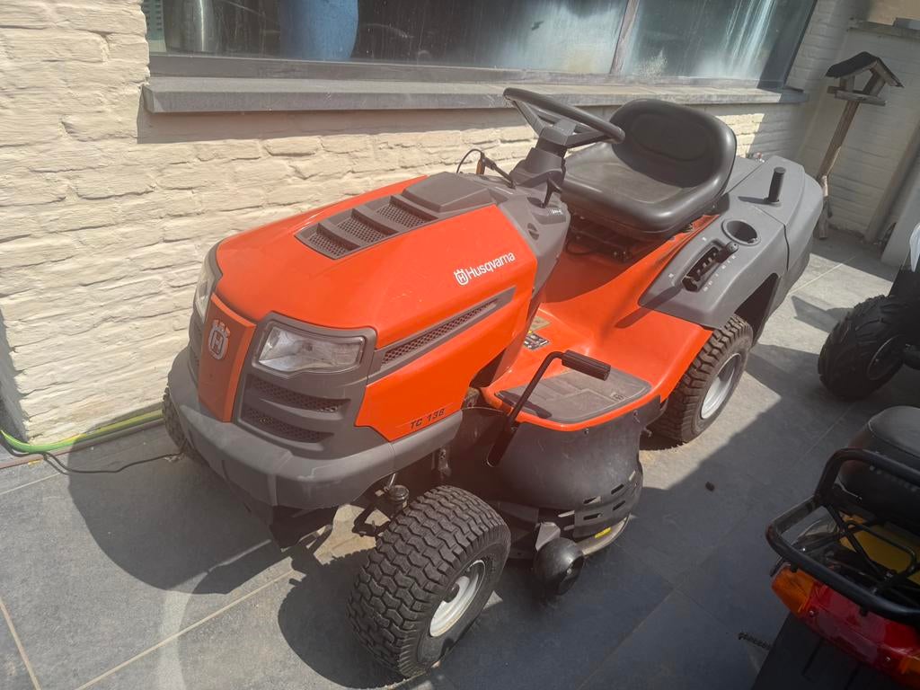 Mooie husqvarna in goede staat werkt perfect, Ophalen, Gebruikt, Opvangbak, 90 tot 120 cm