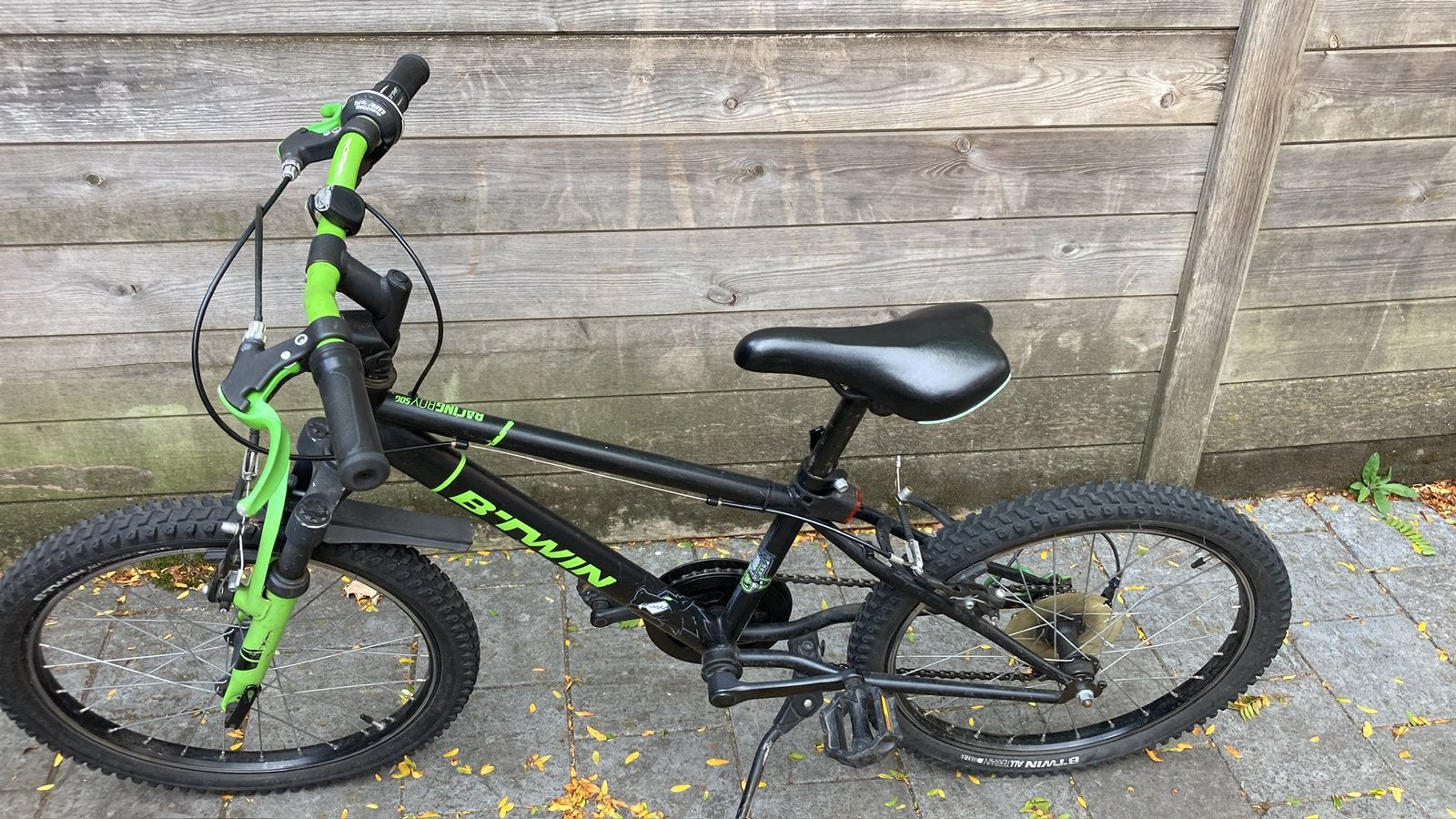 Kinderfiets b-twin decathlon 20 inch, Fietsen en Brommers, Ophalen, Zo goed als nieuw