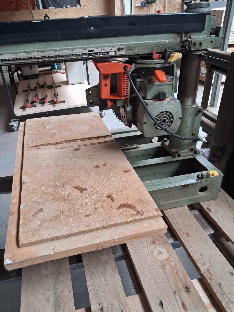Dewalt Zaagmachine, Bricolage & Construction, Outillage | Scies mécaniques, 600 à 1200 watts, Scie à onglet, 30 à 70 mm, Overig