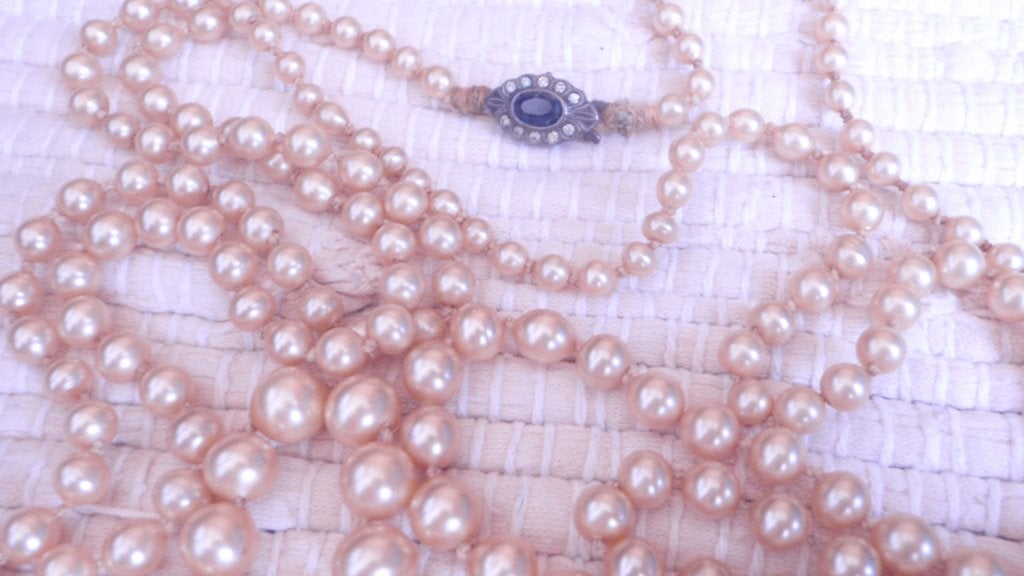 Antieke lange verlopende parelketting incl. antiek doosje, Ophalen