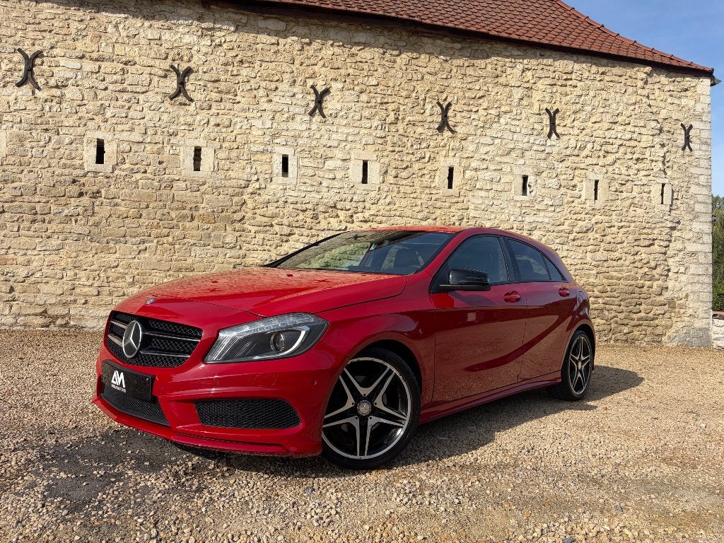 Mercedes-Benz A 200 Pack AMG, Auto's, Euro 5, Zwart, 4 cilinders, 1595 cc
