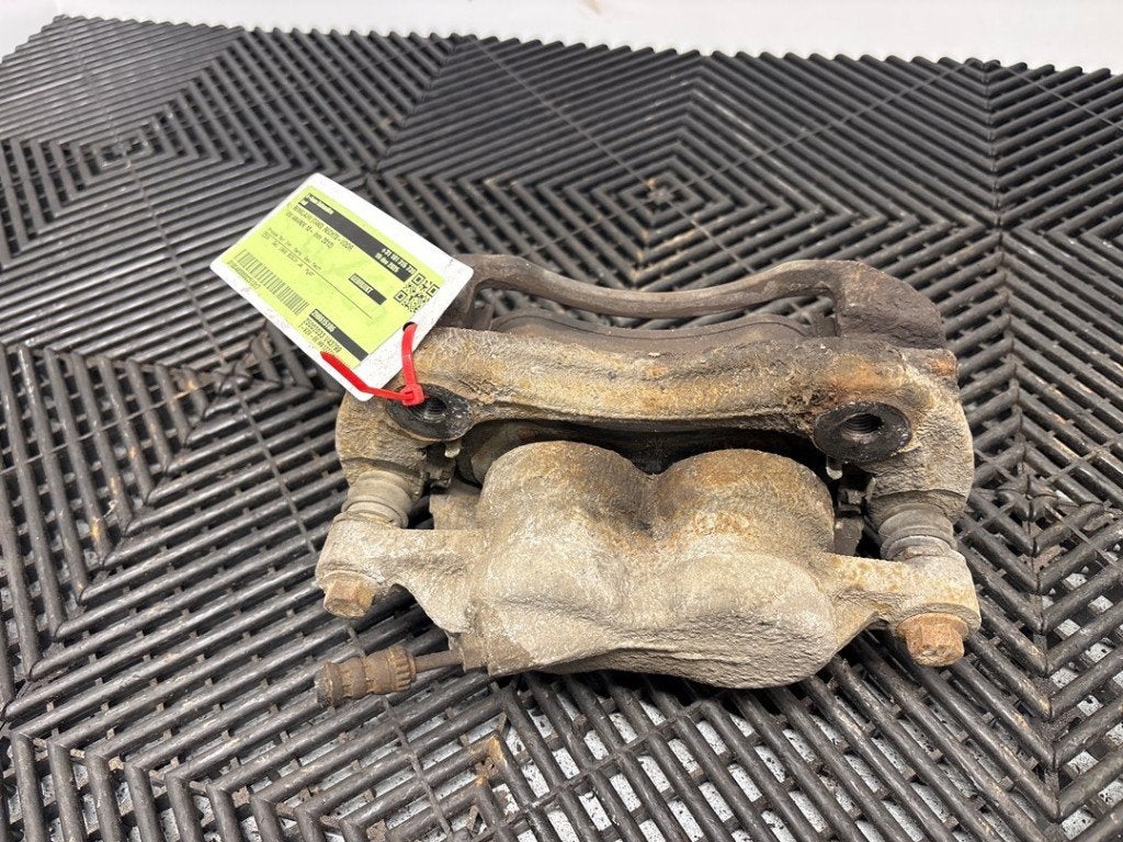 ETRIER DE FREIN AVANT DROIT Volkswagen Amarok, Robert Bosch AG, Volkswagen, Utilisé, Robert-Bosch-Allee 1
74232  Abstatt, DE