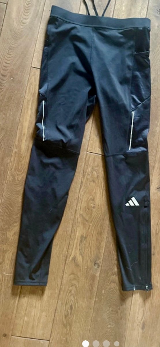 Les leggings de sport Adidas n'ont pas encore été utilisés., Neuf, Taille 38/40 (M), Enlèvement ou Envoi, Course à pied ou Cyclisme