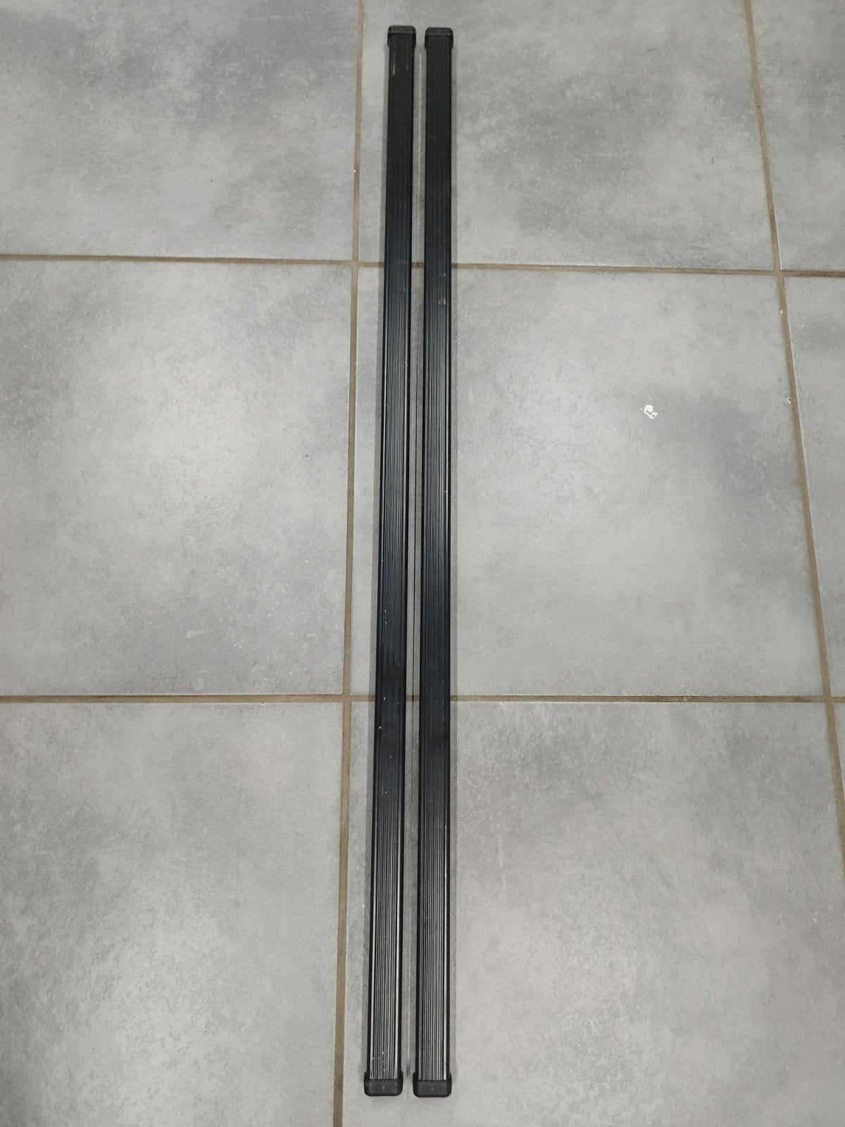 Barre de toit Thule (118cm), Enlèvement, Utilisé