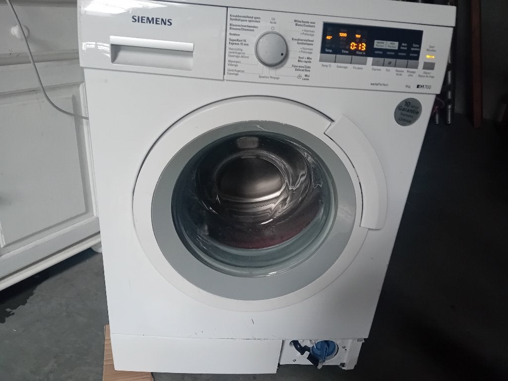 Wasmachine, Ophalen, 1200 tot 1600 toeren, Gebruikt, 8 tot 10 kg
