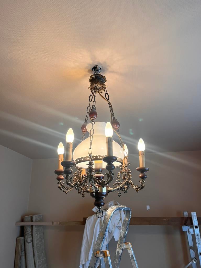 Kroonluchter in massief brons met hout en melkglas, Huis en Inrichting, Ophalen, Gebruikt, Hout