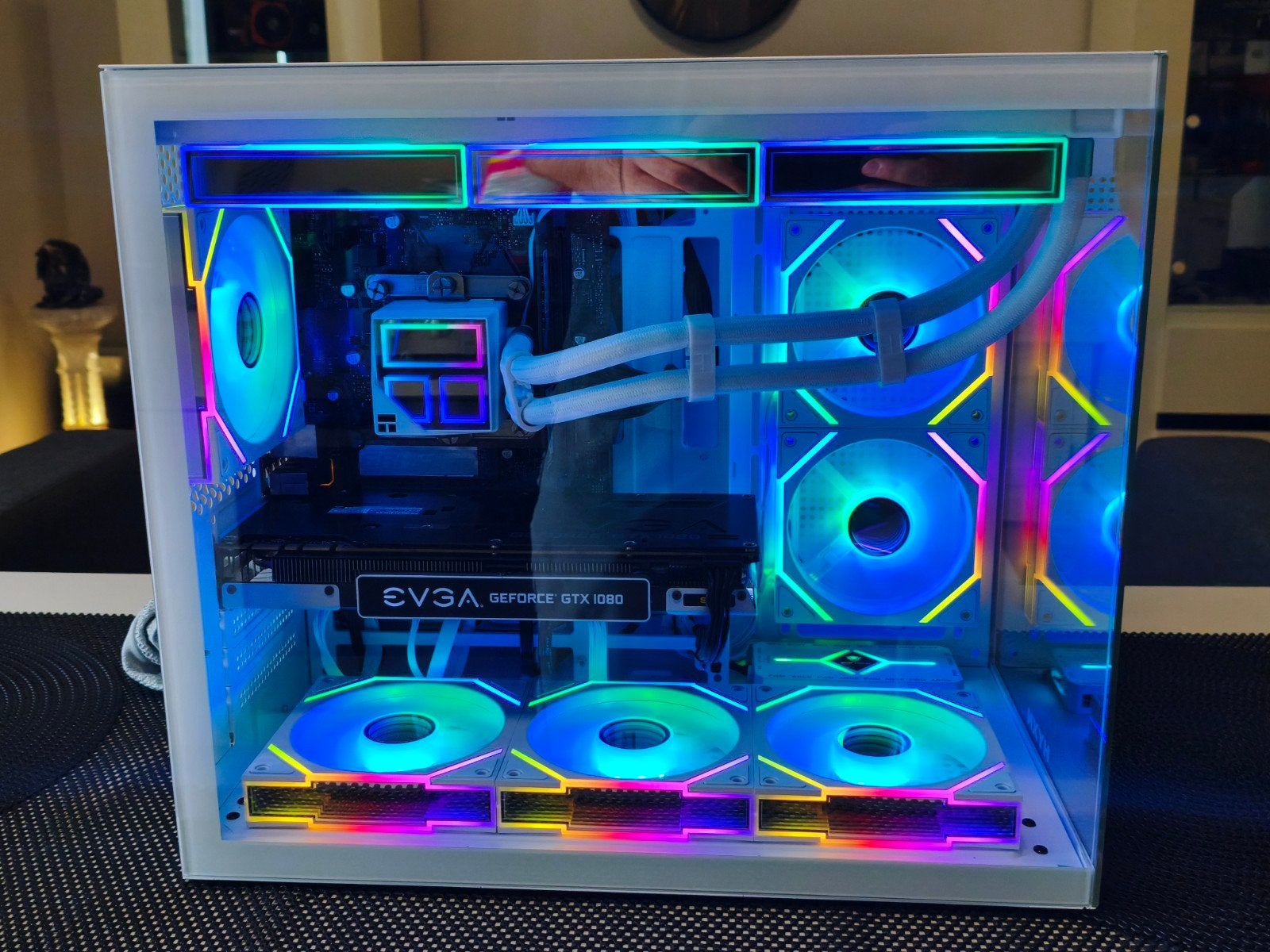 PC Gamer RGB Blanc – GTX 1080 8 Go – i5-9400 – 16 Go RAM, 2.5 TB, Asus, Intel Core i5-9400, 4 Ghz ou plus