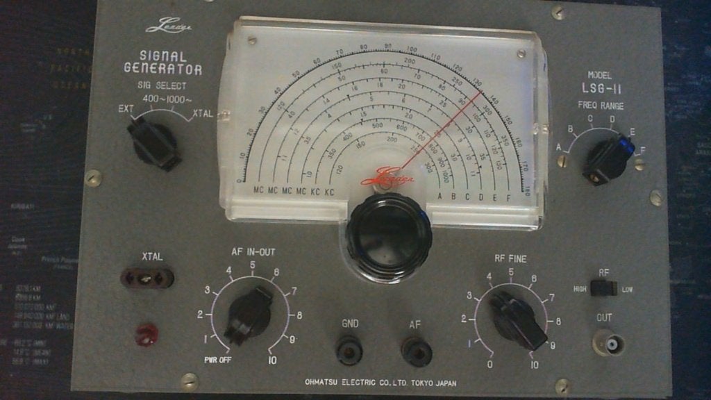 LSG-11 – Générateur HF à lampes – Japon – Radioamateur, Enlèvement ou Envoi, Utilisé, Émetteur