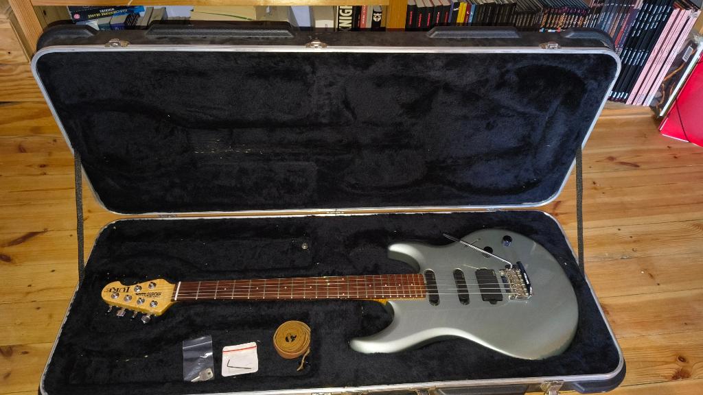 MusicMan Luke excellent état, Musique & Instruments, Enlèvement, Comme neuf, Solid body, Autres marques